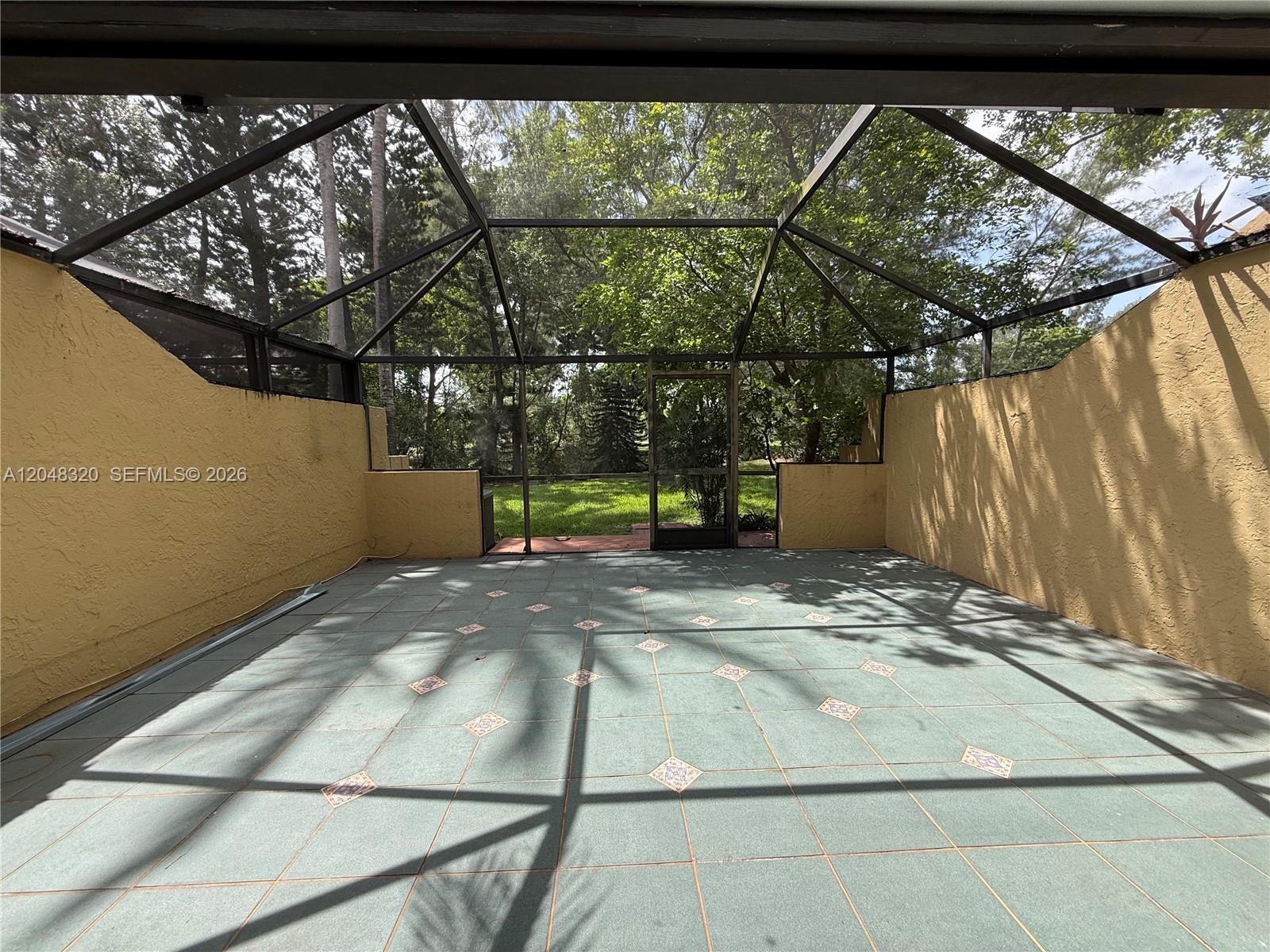 Building Photo - 3873 Alcantara Ave