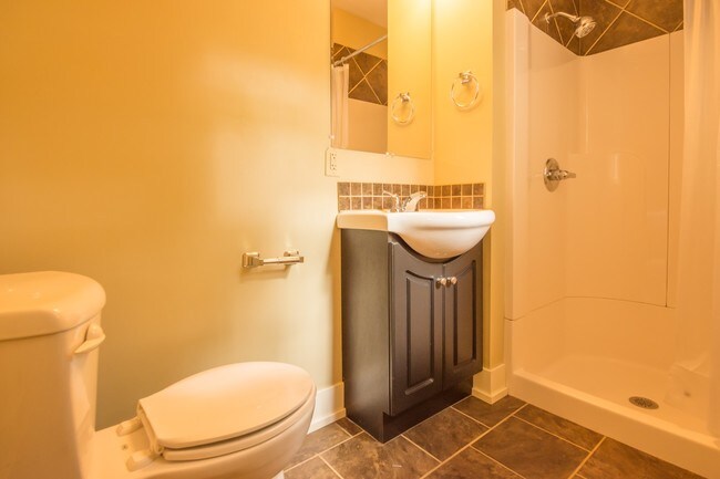 Building Photo - 52 Richards Ave NW