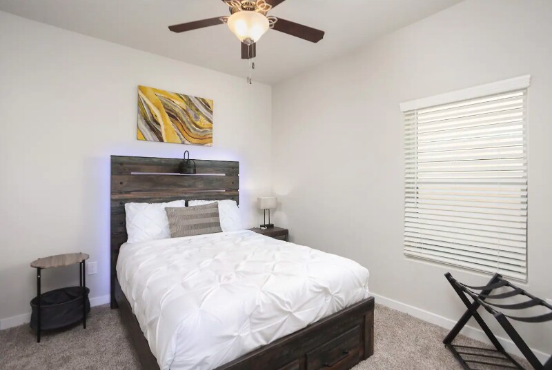 Bedroom 2, sleeps 2 - 850 E Erie Ave