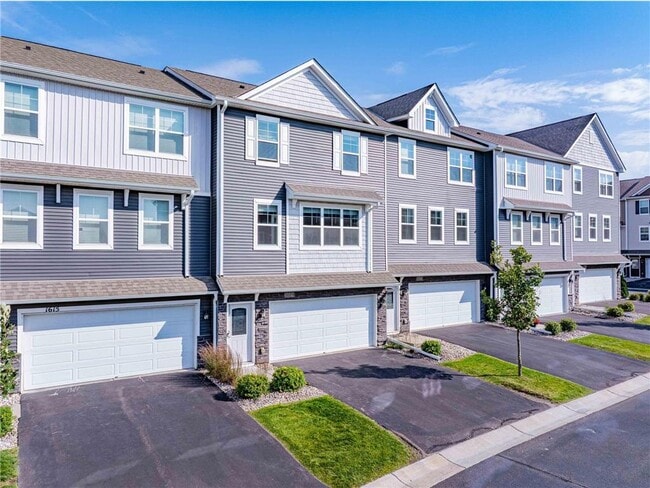 Primary Photo - 1619 Windigo Ln