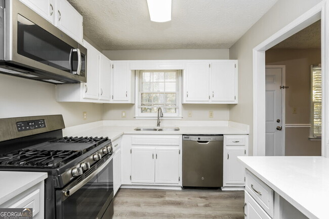 Building Photo - 80 Belmont Park Ln