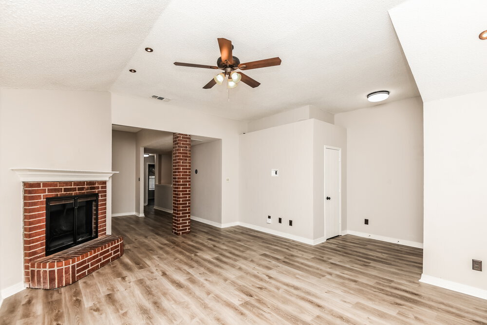Building Photo - 7007 Rovato Dr