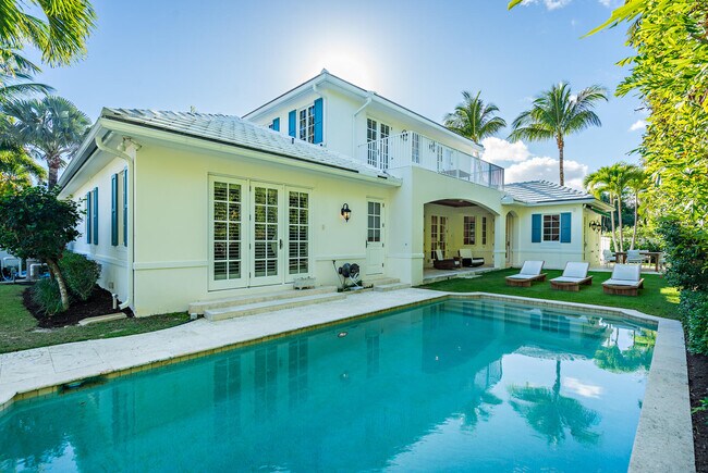 Building Photo - 233 El Pueblo Way