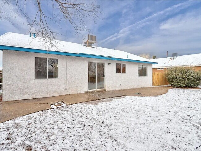 Building Photo - "Spacious 4-Bedroom Gem on Quartz Dr – Your Ideal Albuquerque Retreat!"