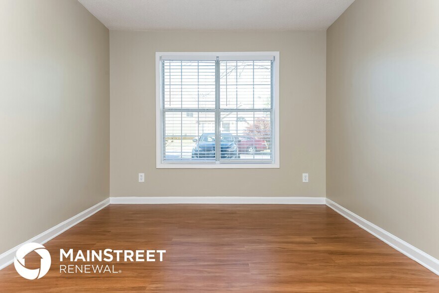 Building Photo - 3675 Sapphire Ct