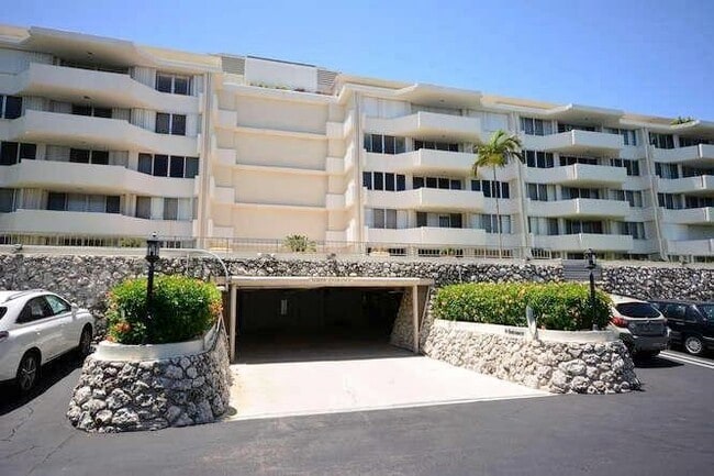 Building Photo - 2773 S Ocean Blvd