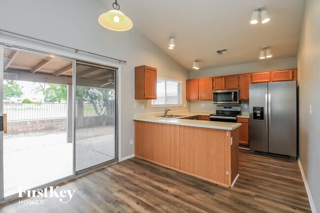 Building Photo - 8545 N 108th Ln