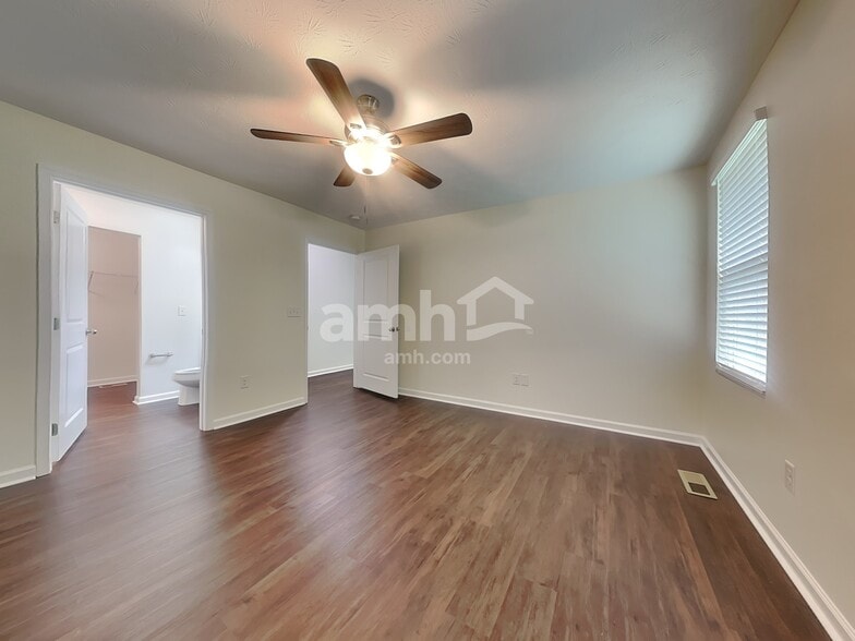 Building Photo - 97 Wooded Ridge Dr