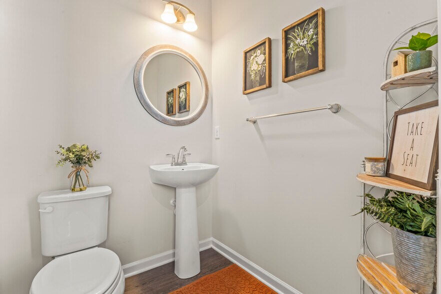 Powder Room - 484 Greenwood Dr