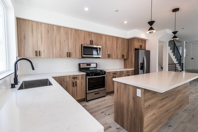 Building Photo - 4299 Tujunga Ave