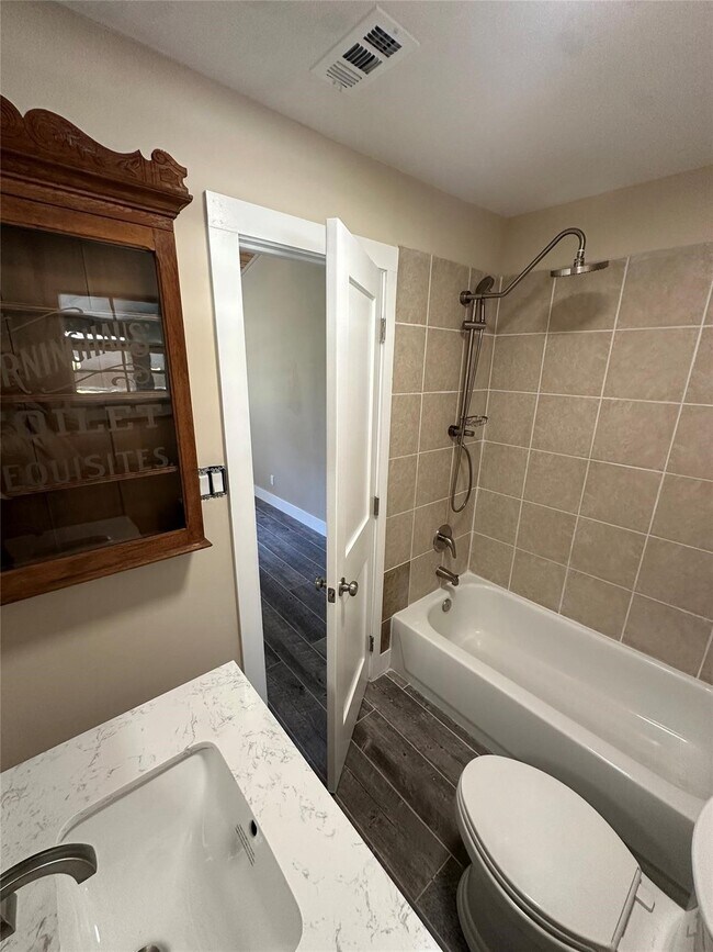 Building Photo - 680 Mockingbird Hills Dr