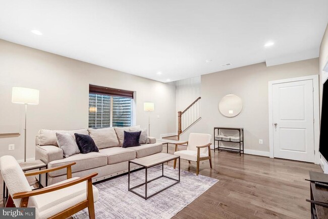 Building Photo - 7770 Belvale Dr