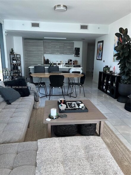 Building Photo - 650 NE 32nd St