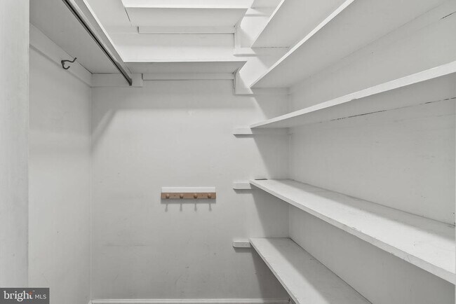 Building Photo - 9102 Volunteer Dr