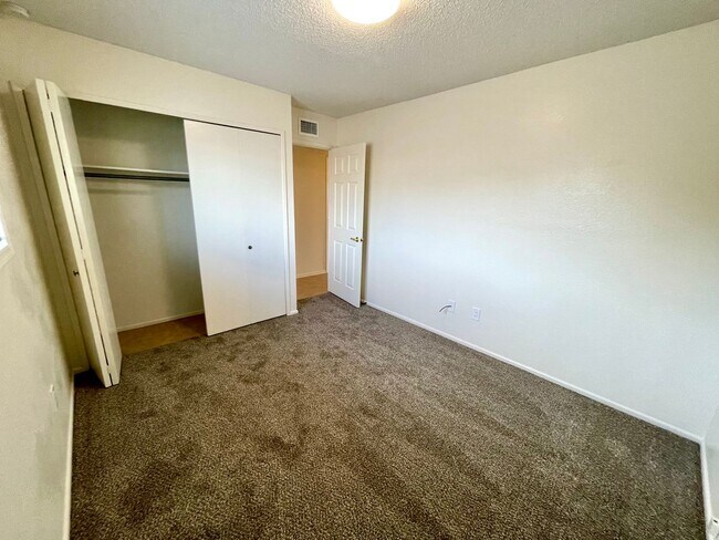 Building Photo - 2988 Cisco Dr S