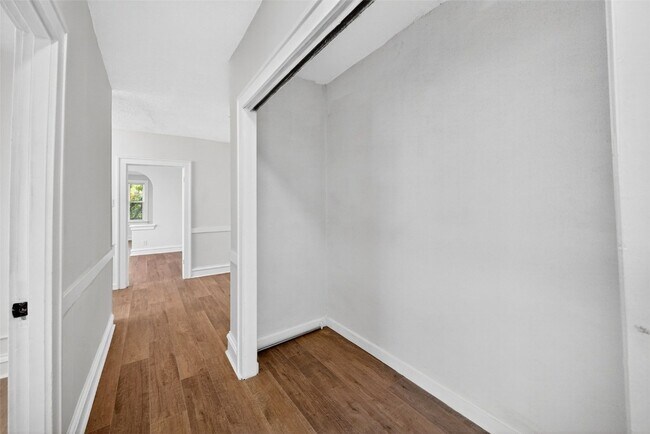 Building Photo - 5803 S Kings Highway Blvd