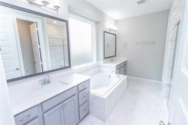 Building Photo - 13411 Lake Willoughby Ln