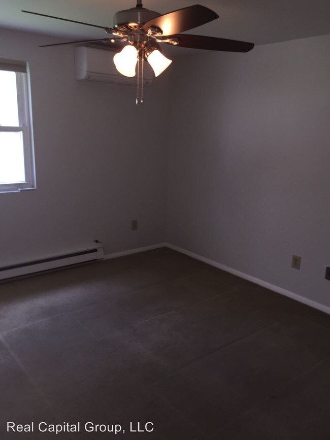 Building Photo - 25 Glenbrook Dr