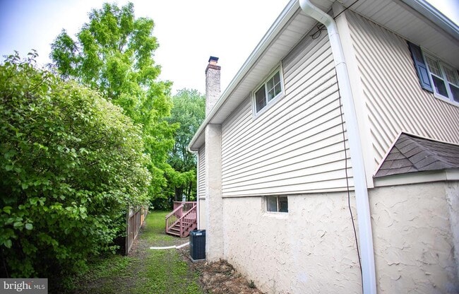 Building Photo - 419 University Blvd