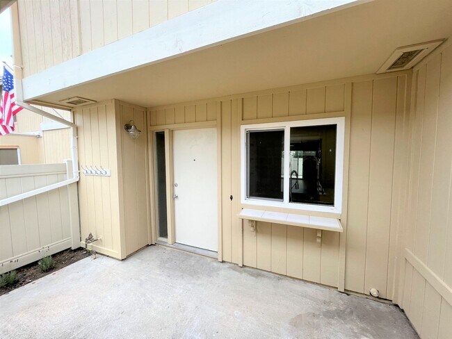 Building Photo - Light & Bright, Remodeled 3BD/1.5BA w/ 1 Car Garage, Comm Pool, Park and Greenbelts