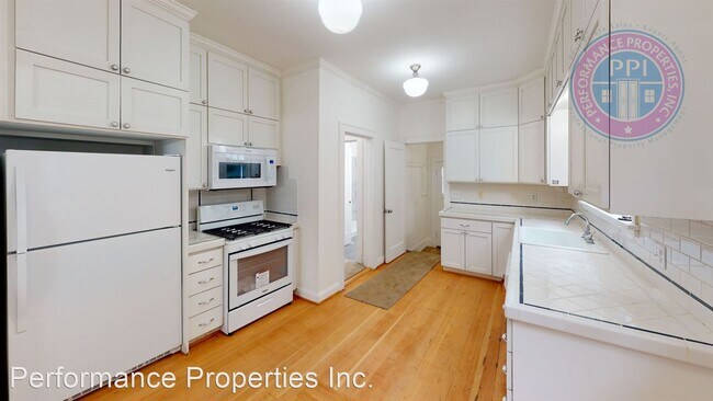 Building Photo - 5 br, 3 bath House - 43 Ladd Street