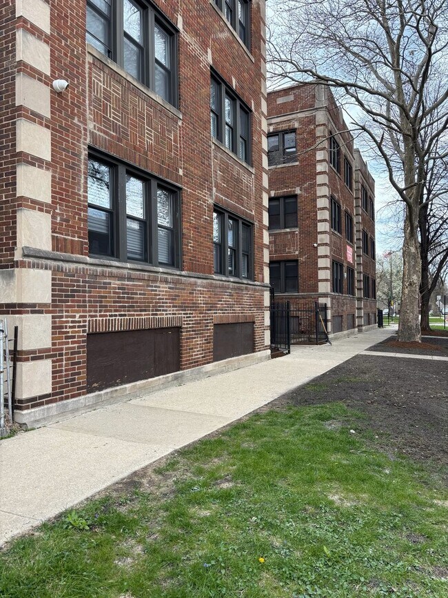 Primary Photo - 70 E 68th St