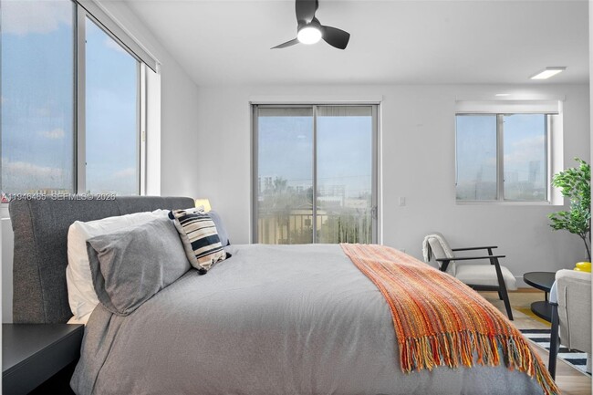 Building Photo - 650 SW 1st St