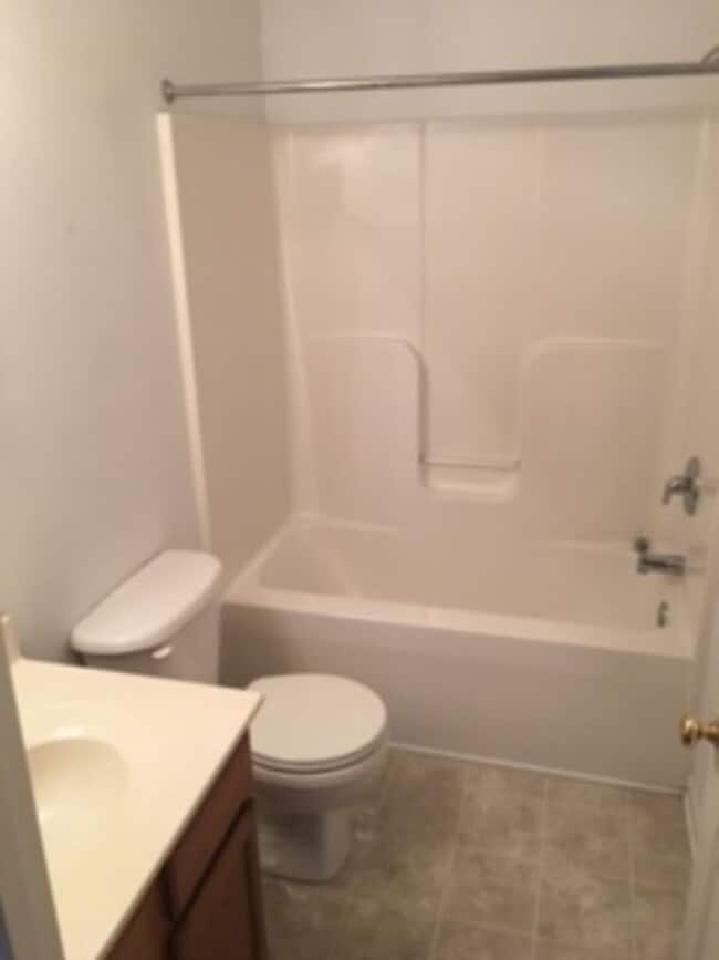 Building Photo - 308 4th St