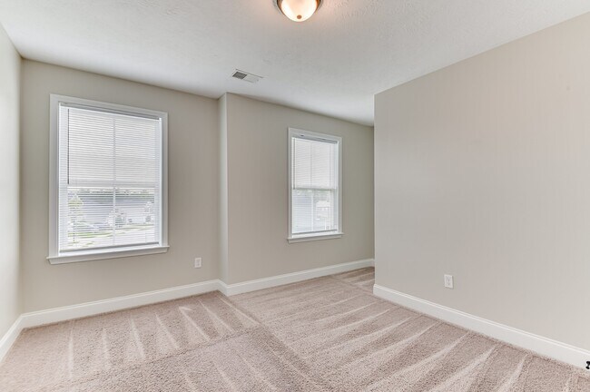 Building Photo - 2041 Limerick Ct