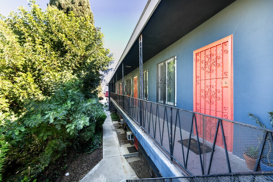 Building Photo - 1908 Clinton St