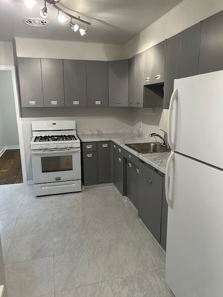 Building Photo - 103 8th St