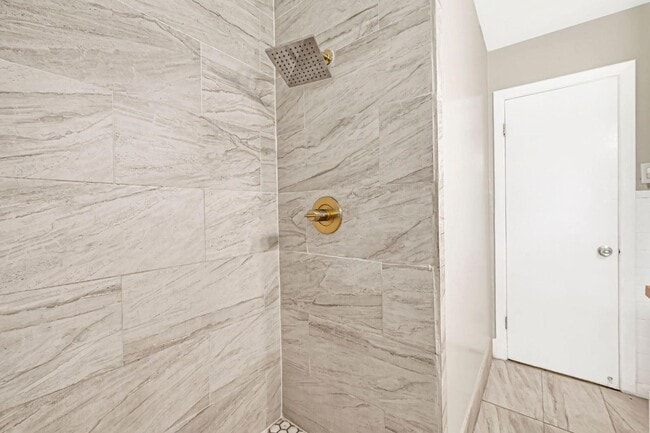 Building Photo - 4319 Howcher St