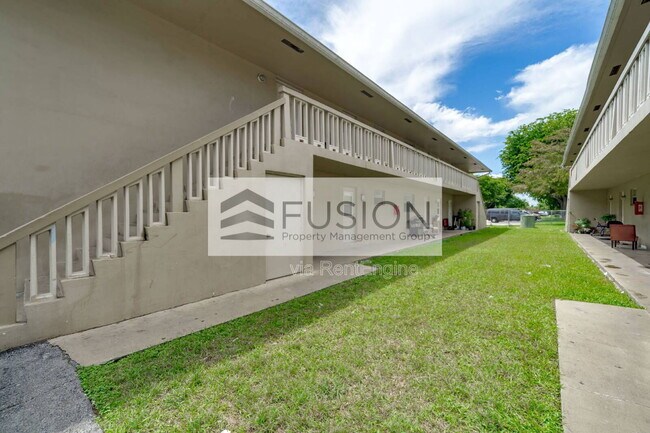 Building Photo - 921 SW 74th Terrace