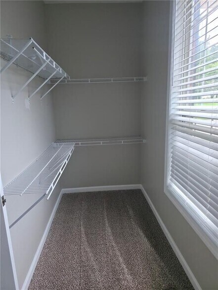 Building Photo - 2257 Roseberry Ln