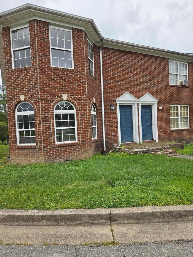 Building Photo - 1000 Heathcliff Dr
