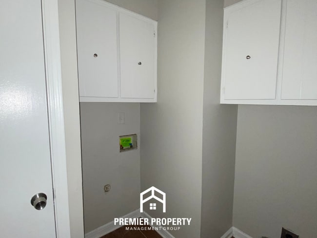 Building Photo - Bright 3BR Home in Raleigh | High Vaulted Ceilings & Large Fenced Backyard