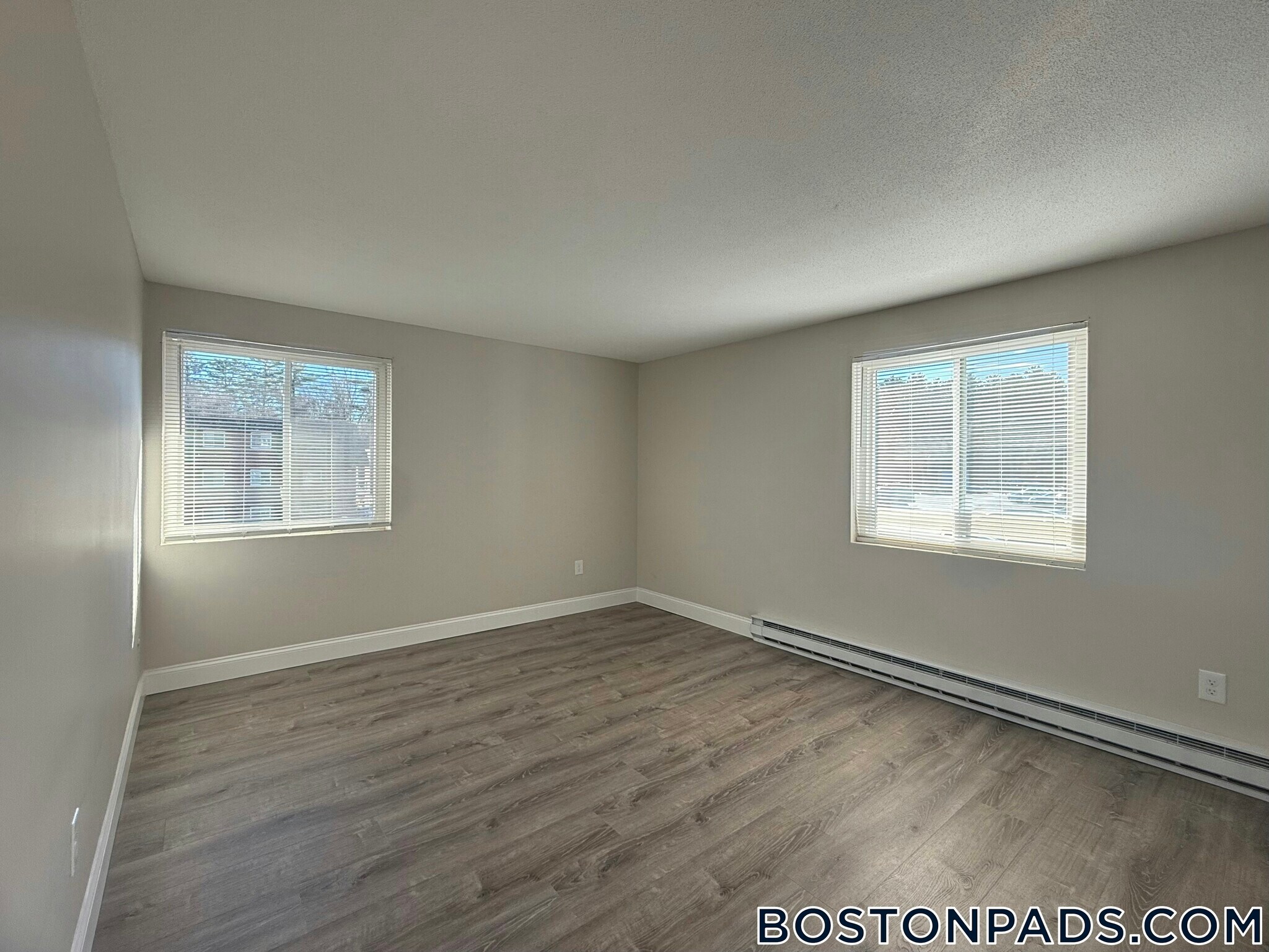 Building Photo - 310 Thompson Rd