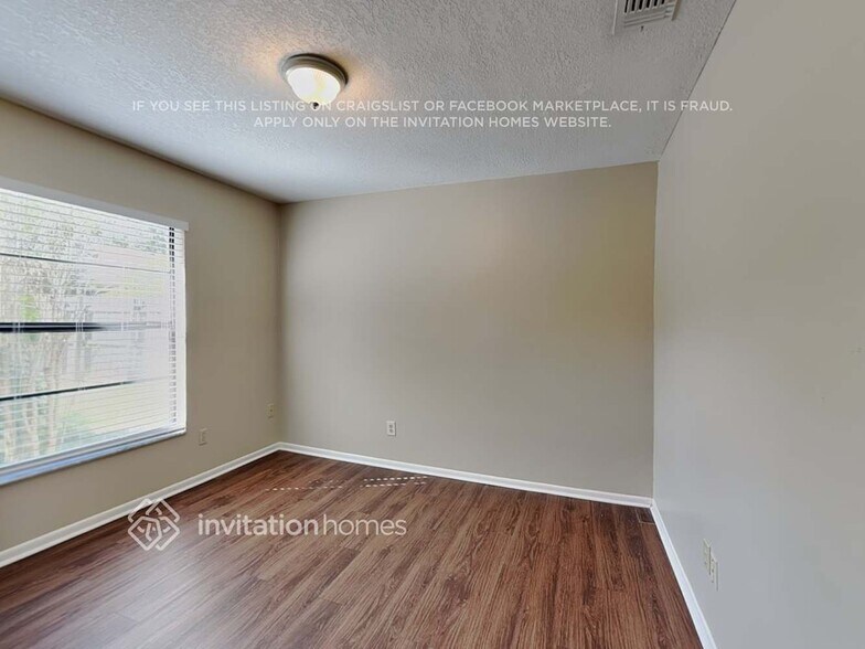 Building Photo - 1043 Burnett St