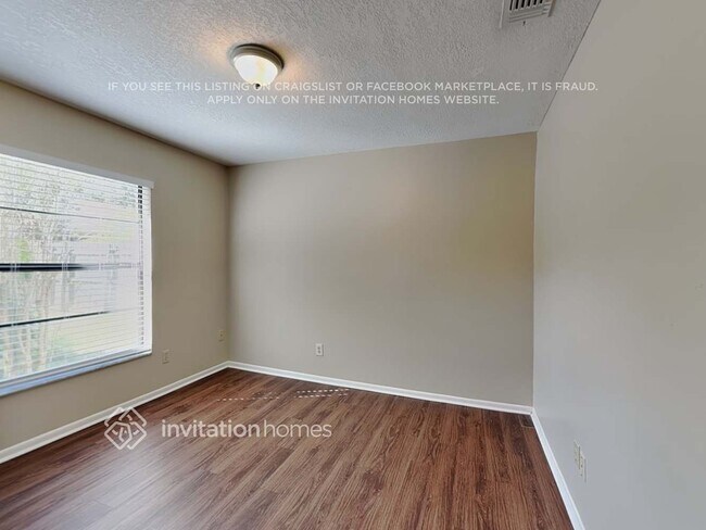 Building Photo - 1043 Burnett St