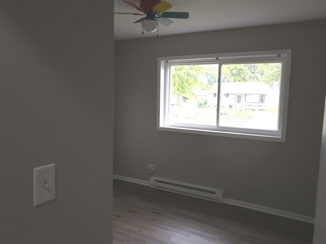 Building Photo - 25274 W Lincoln Dr