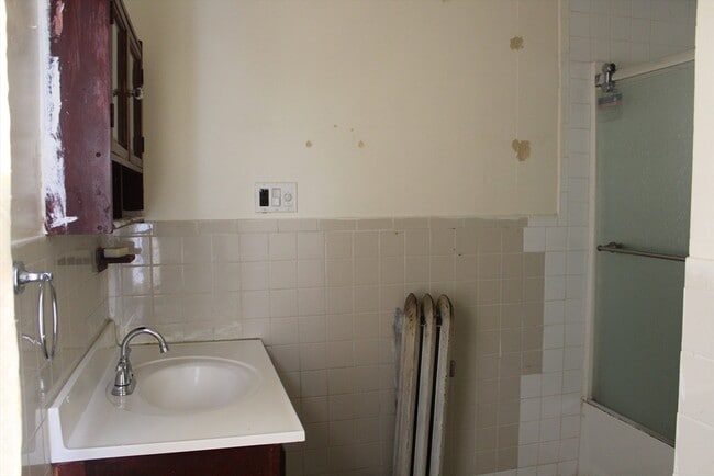 Building Photo - 38 Fisk Ave