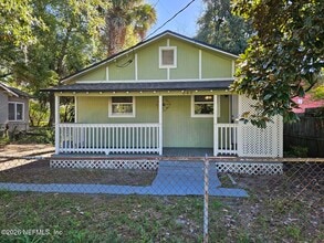 Building Photo - 848 Crestwood St