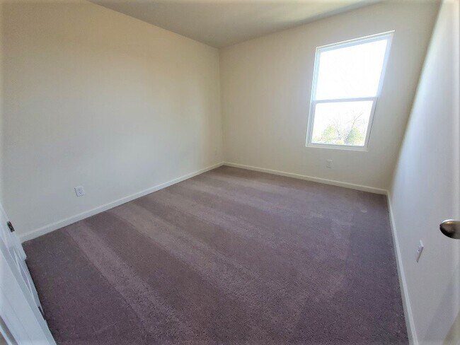 Building Photo - Beautiful, like new home in Mt Juliet with...