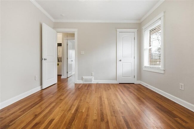 Building Photo - 1241 Park Blvd