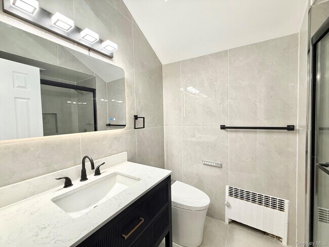 Building Photo - 20 Baylis Pl