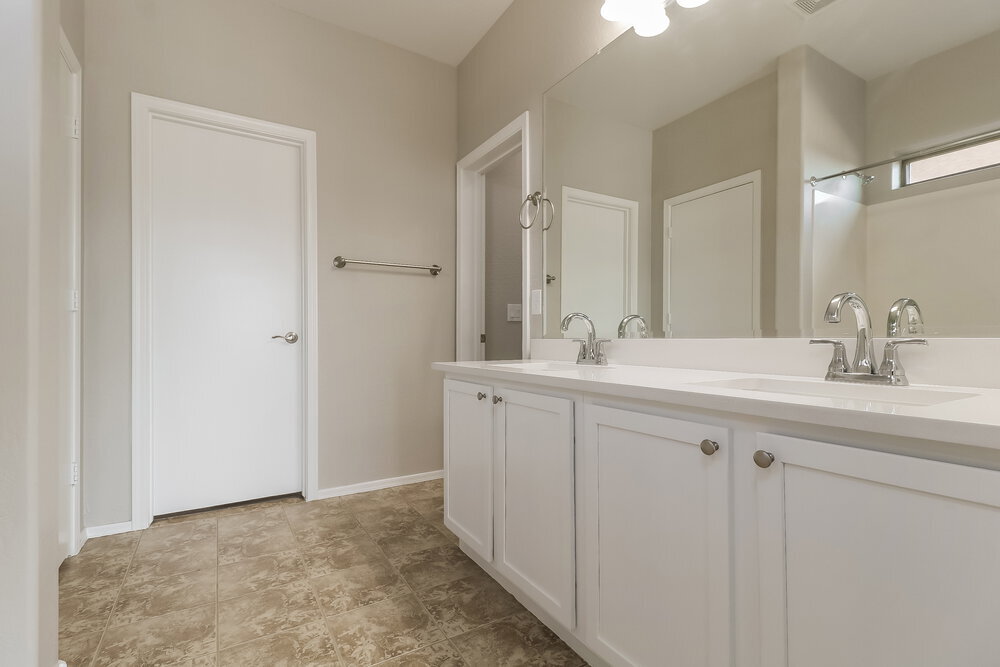 Building Photo - 709 E Whyman Ave