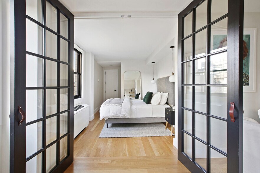 Building Photo - 315 W 57th St