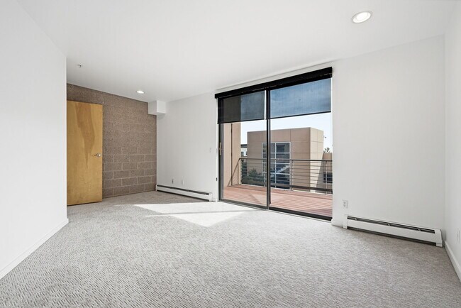 Building Photo - 11582 Colony Row