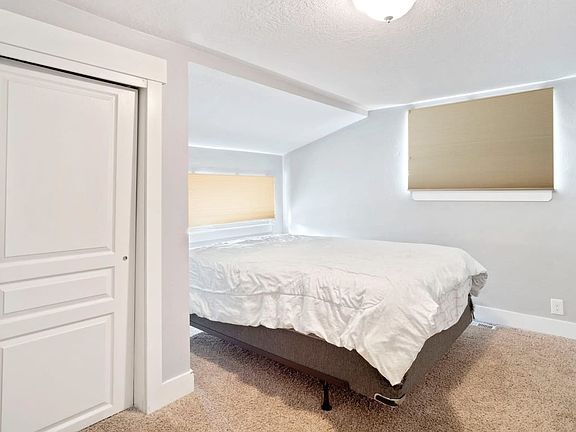 Building Photo - 1860 S 800 E