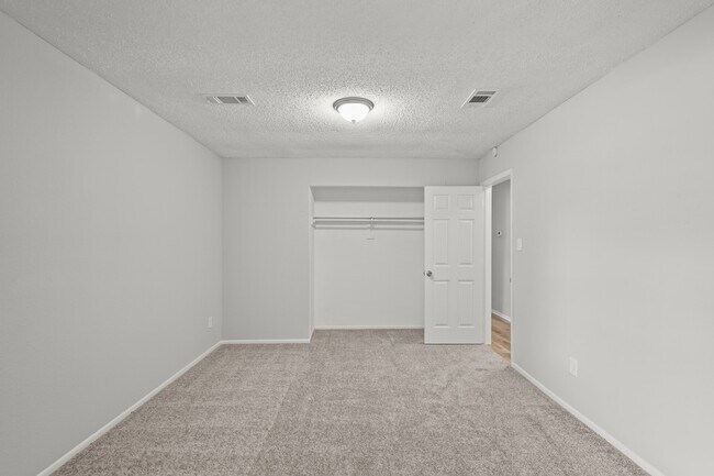 Building Photo - 1100 Gilbert Ave